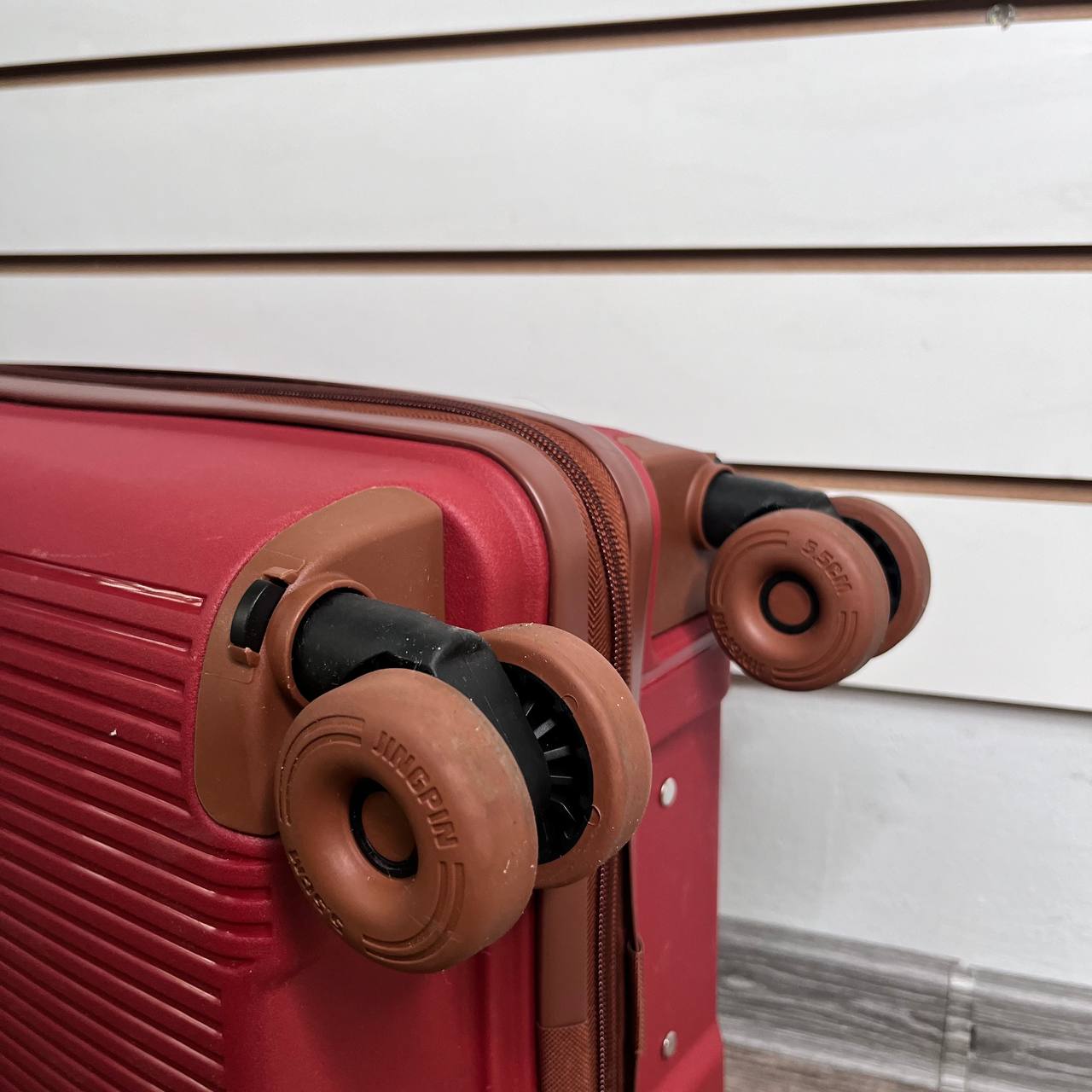 Чемодан полипропилен S - Красный