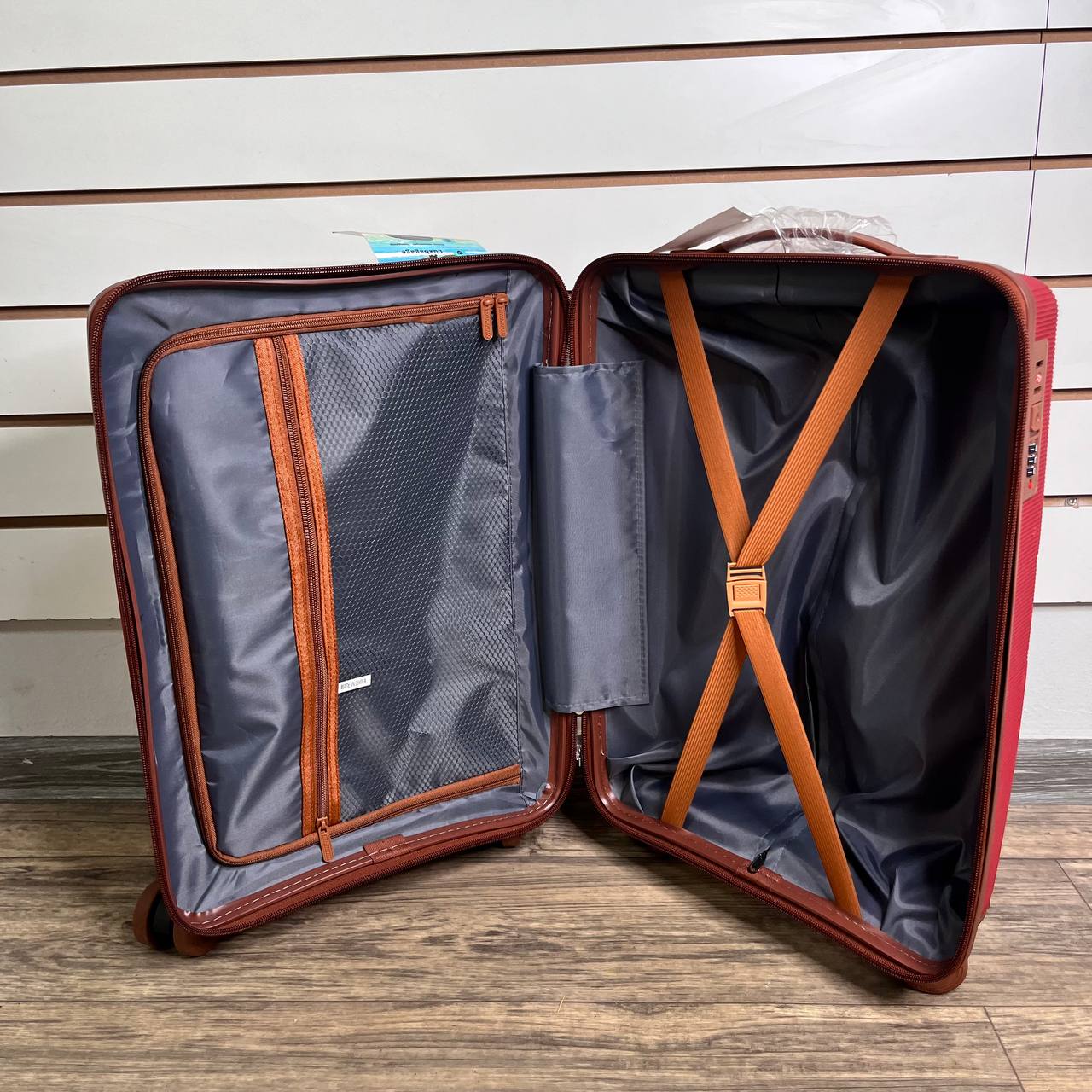 Чемодан полипропилен S - Красный