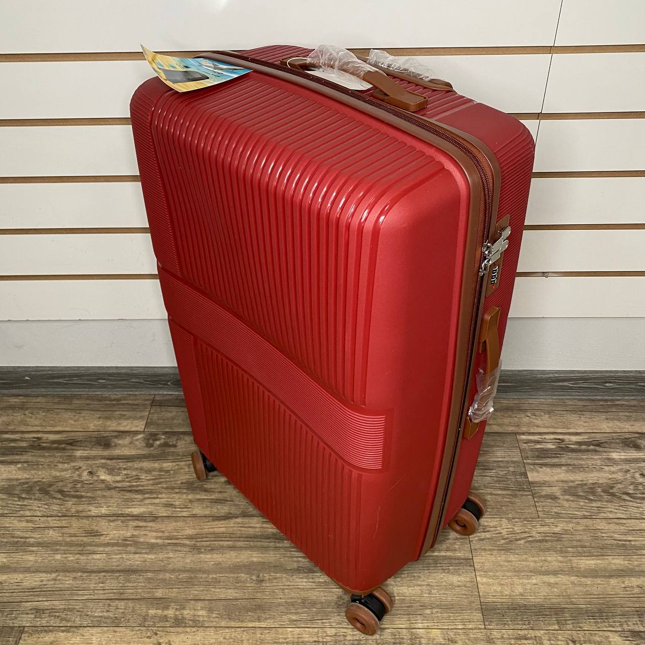 Чемодан полипропилен L - Красный