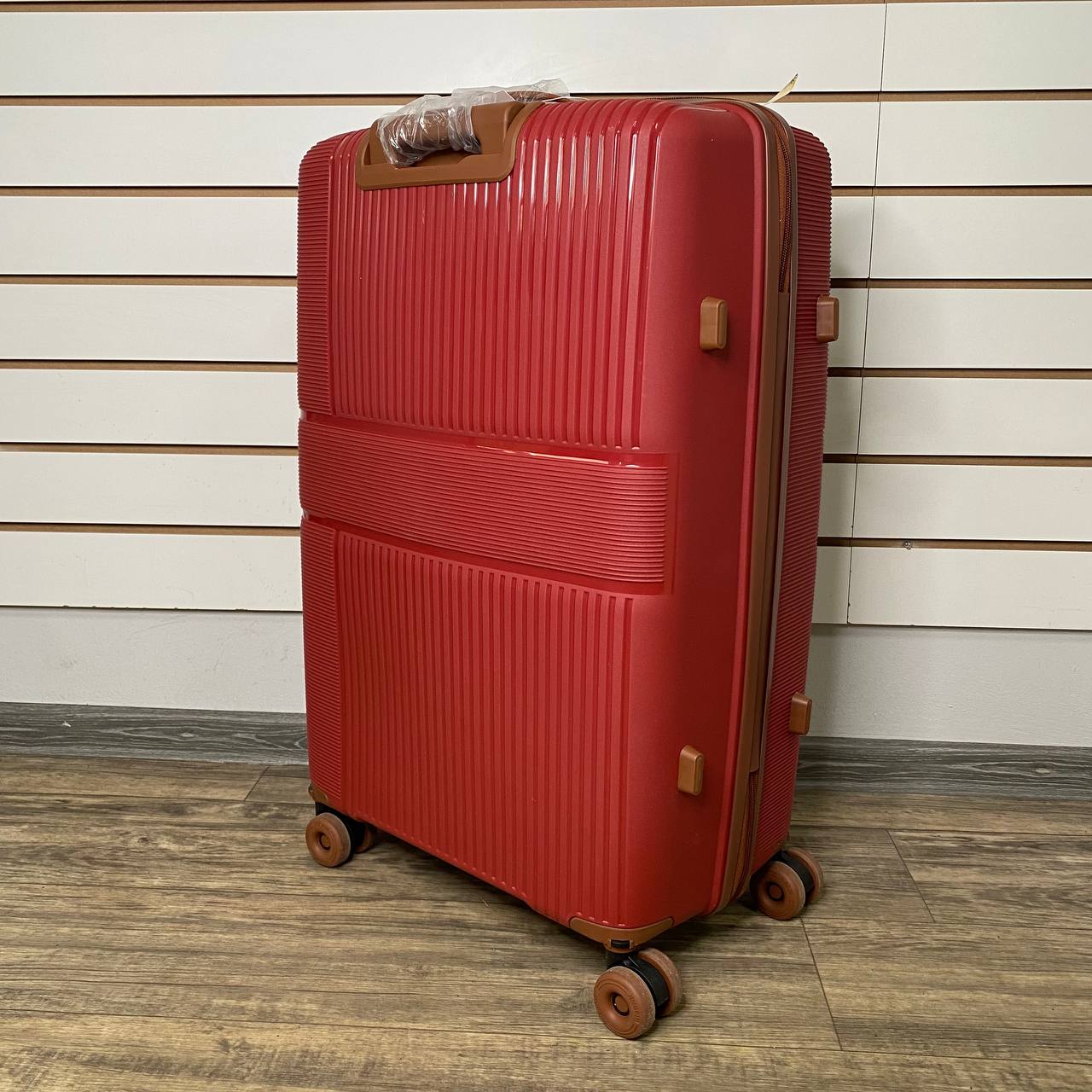 Чемодан полипропилен L - Красный