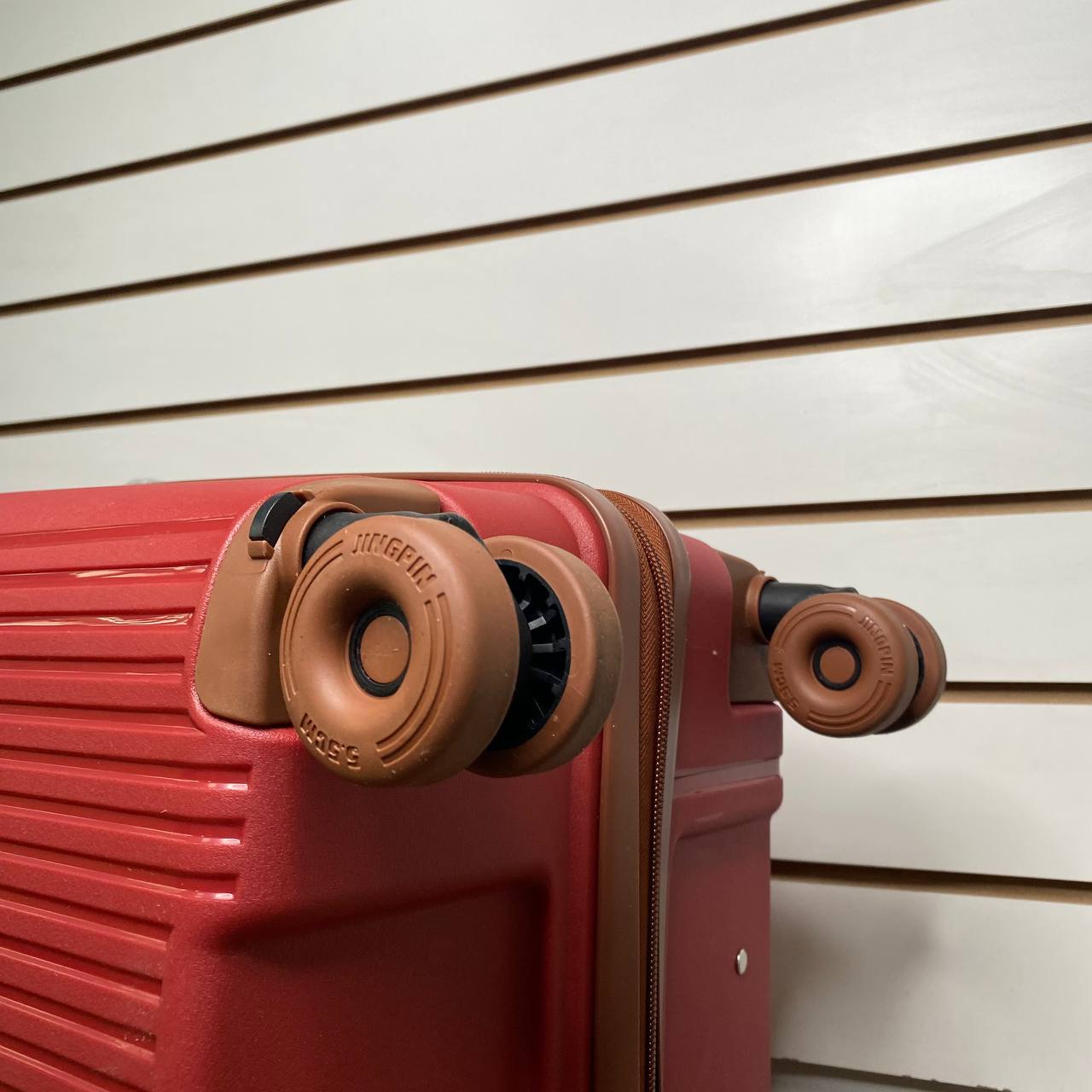 Чемодан полипропилен L - Красный